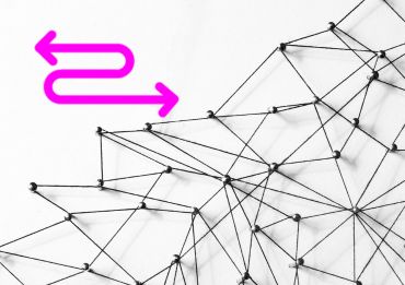 Backlinks Symbolbild - Netzwerk und pinkes Icon